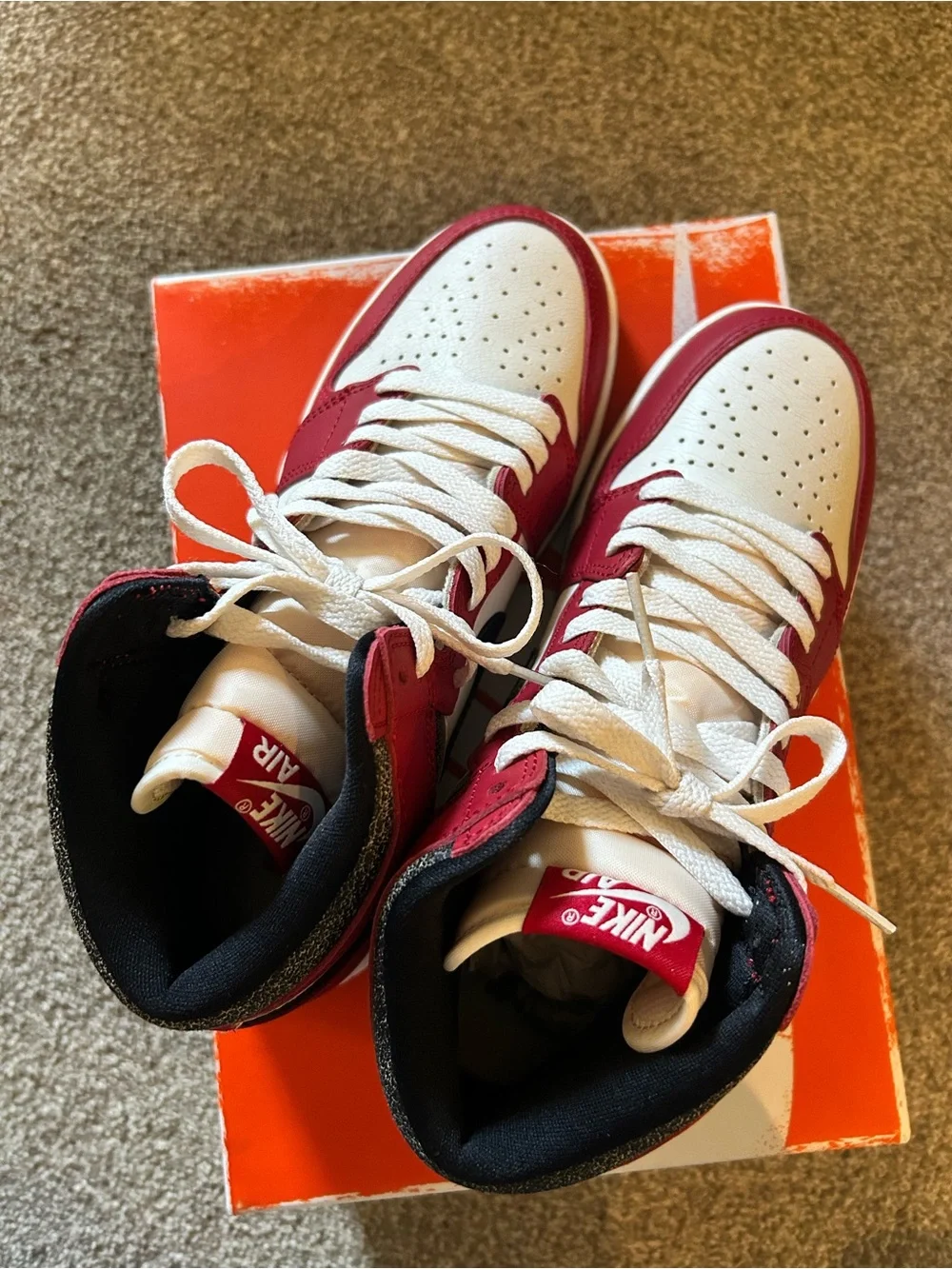 Nike Air Jordan Retro High Varsity Red/Black-Sail-Muslin size 7Y